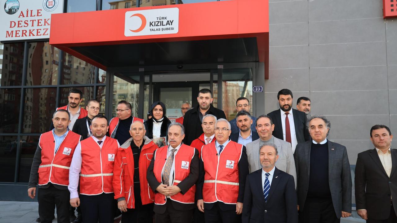158 YILLIK İYİLİK ÇINARI, TALAS’TA KÖK SALIYOR