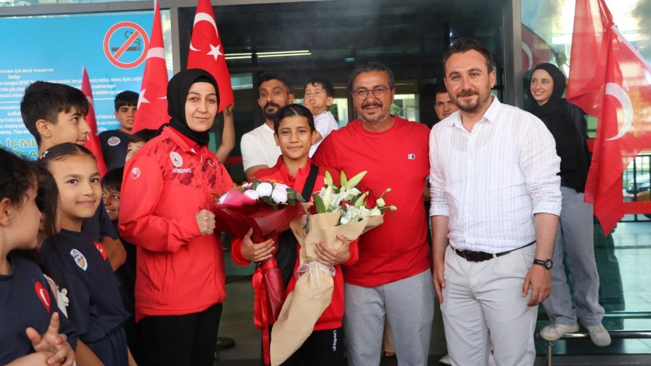 AÇIK’A COŞKULU KARŞILAMA