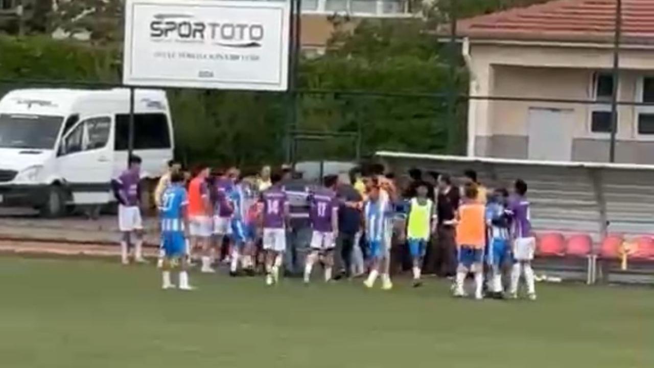 AMATÖR MAÇTA HAKEME SALDIRI