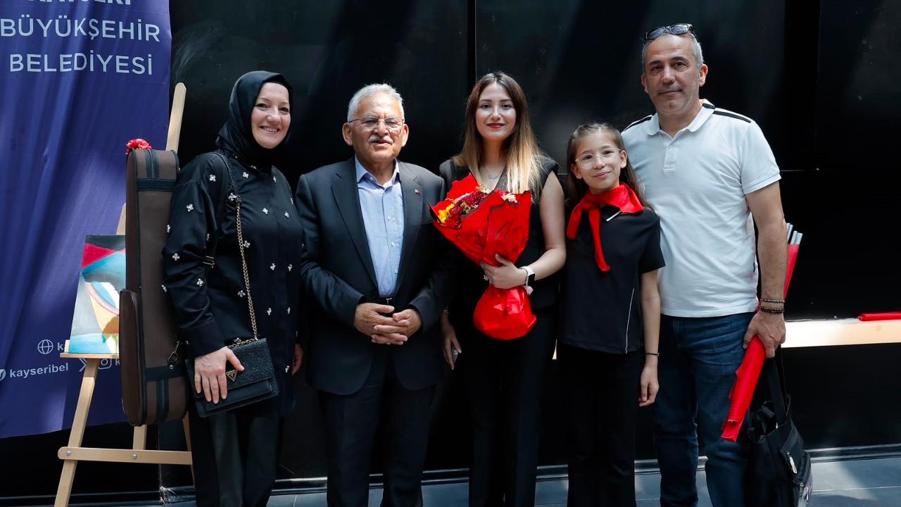 BÜYÜKKILIÇ, MİNİK SANATÇILARLA BULUŞTU