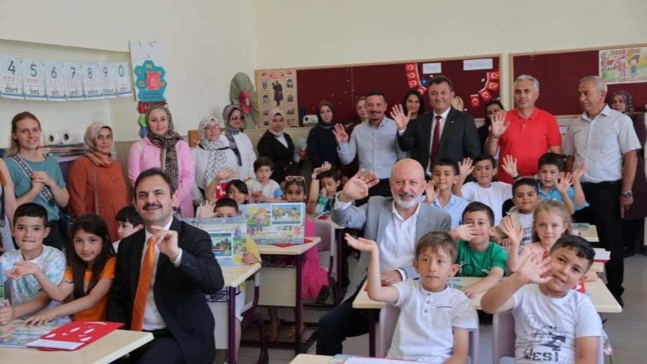 ÇOLAKBAYRAKDAR, ÖĞRENCİLERİ TEBRİK ETTİ