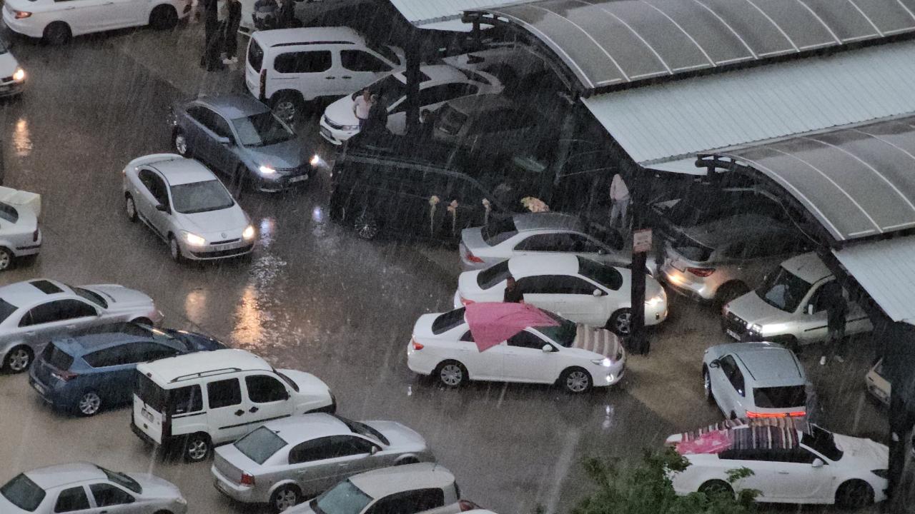 "EN ÇOK YAĞIŞ DEVELİ'YE DÜŞTÜ"