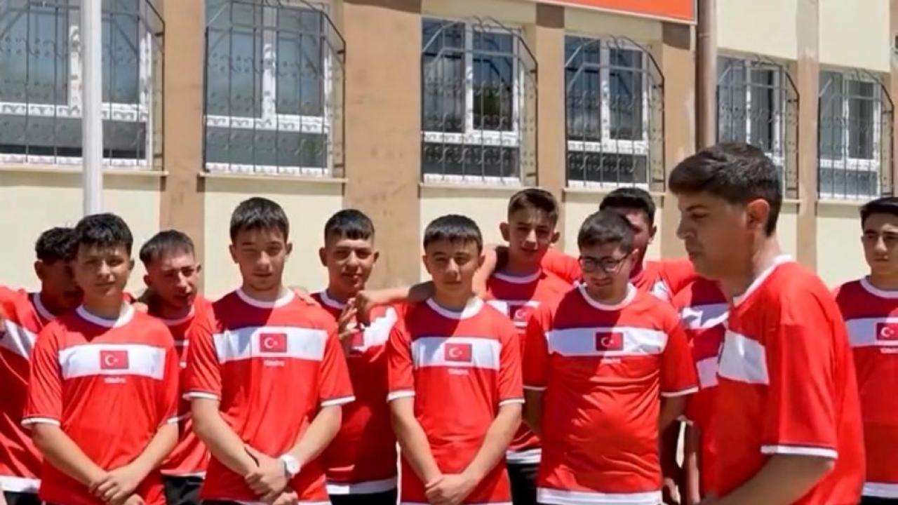 FELAHİYELİ MİNİKLERDEN, MİLLİLERE KLİPLİ DESTEK
