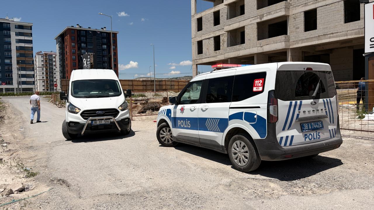 İNŞAATTAN DÜŞEN İŞÇİ AĞIR YARALANDI