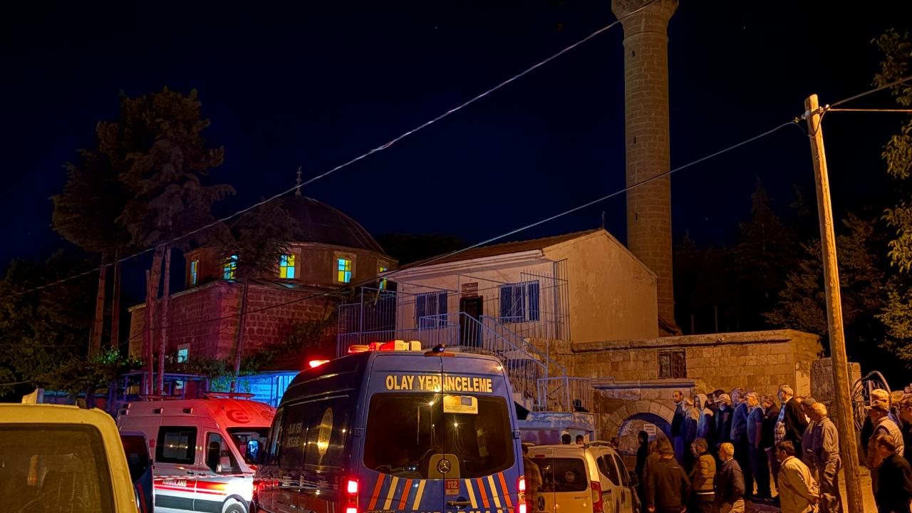 KAYSERİ'DE CAMİ CEMAATİNE BIÇAKLI SALDIRI: 2 ÖLÜ