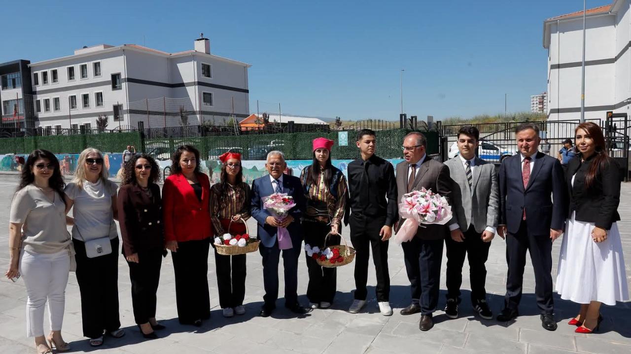 KAYSERİ'DE KARNE HEYECANI
