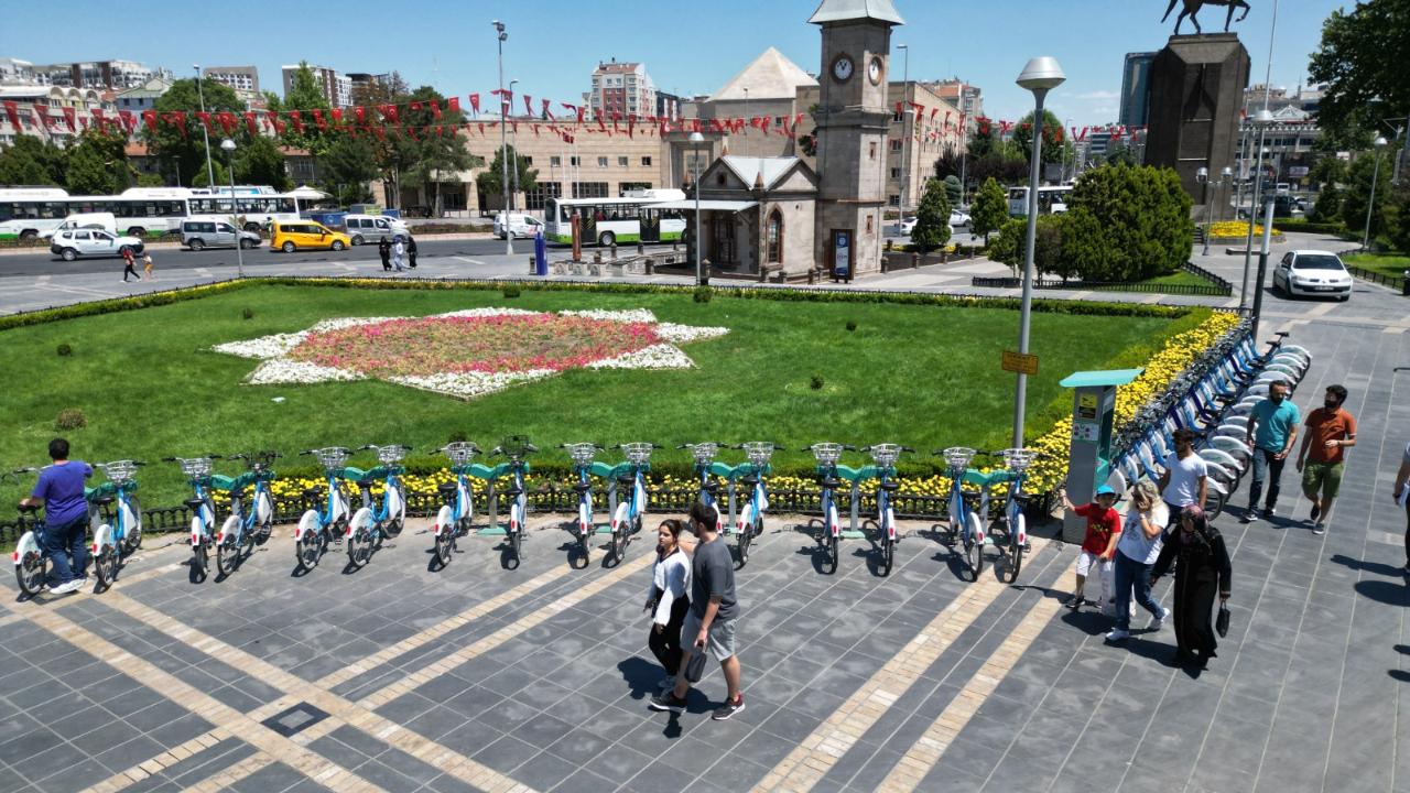 “KAYSERİ’Yİ TÜRKİYE’NİN ÖRNEK BİSİKLET ŞEHİRLERİNDEN BİRİ YAPACAĞIZ”