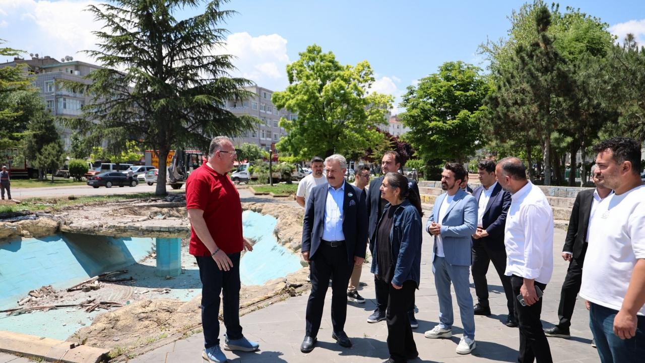 MELİKGAZİ BELEDİYESİ, FATİH PARKI’NI YENİLİYOR