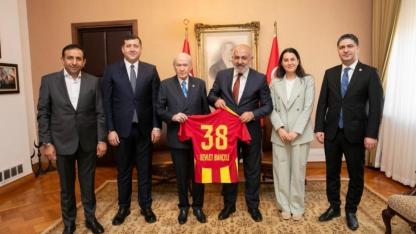KAYSERİSPOR HEYETİNDEN  BAHÇELİ'YE ZİYARET