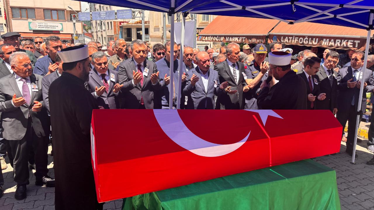 ŞENOL ESMER TOPRAĞA VERİLDİ