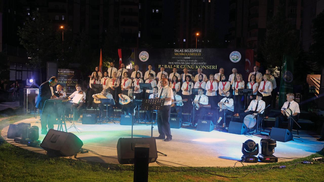 TALAS'TA BABALAR GÜNÜ HOŞ SEDA İLE TAÇLANDI