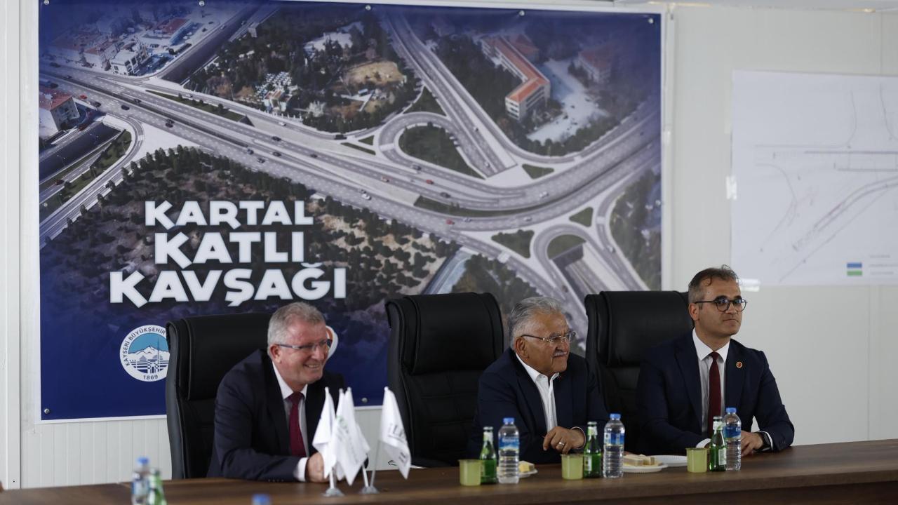 VİZYON ULAŞIM PROJESİ “KARTAL KATLI KAVŞAĞI” HIZLA İLERLİYOR