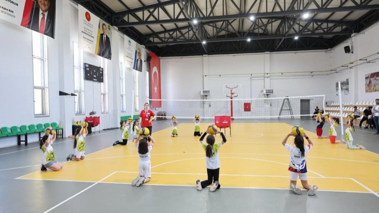 YAZ SPOR OKULLARI KAPILARINI AÇTI
