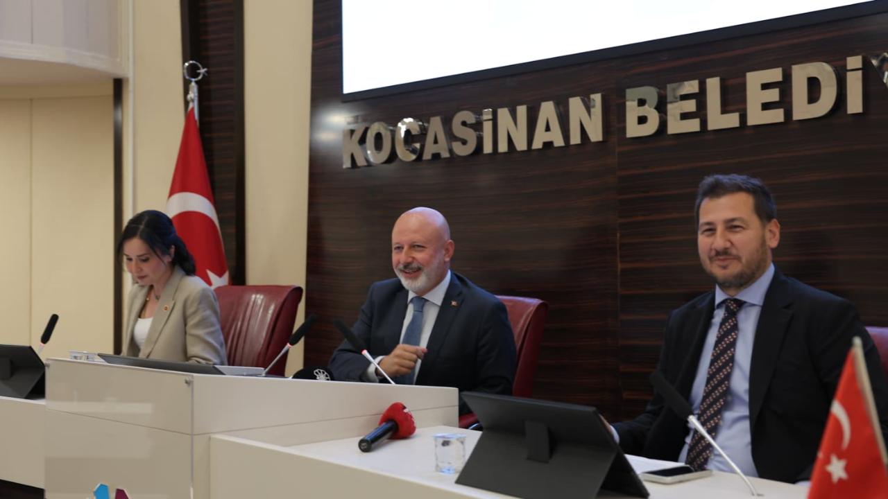 ÇOLAKBAYRAKDAR’DAN ERTUĞRULGAZİ MAHALLESİ’NE ÇİFTE MÜJDE