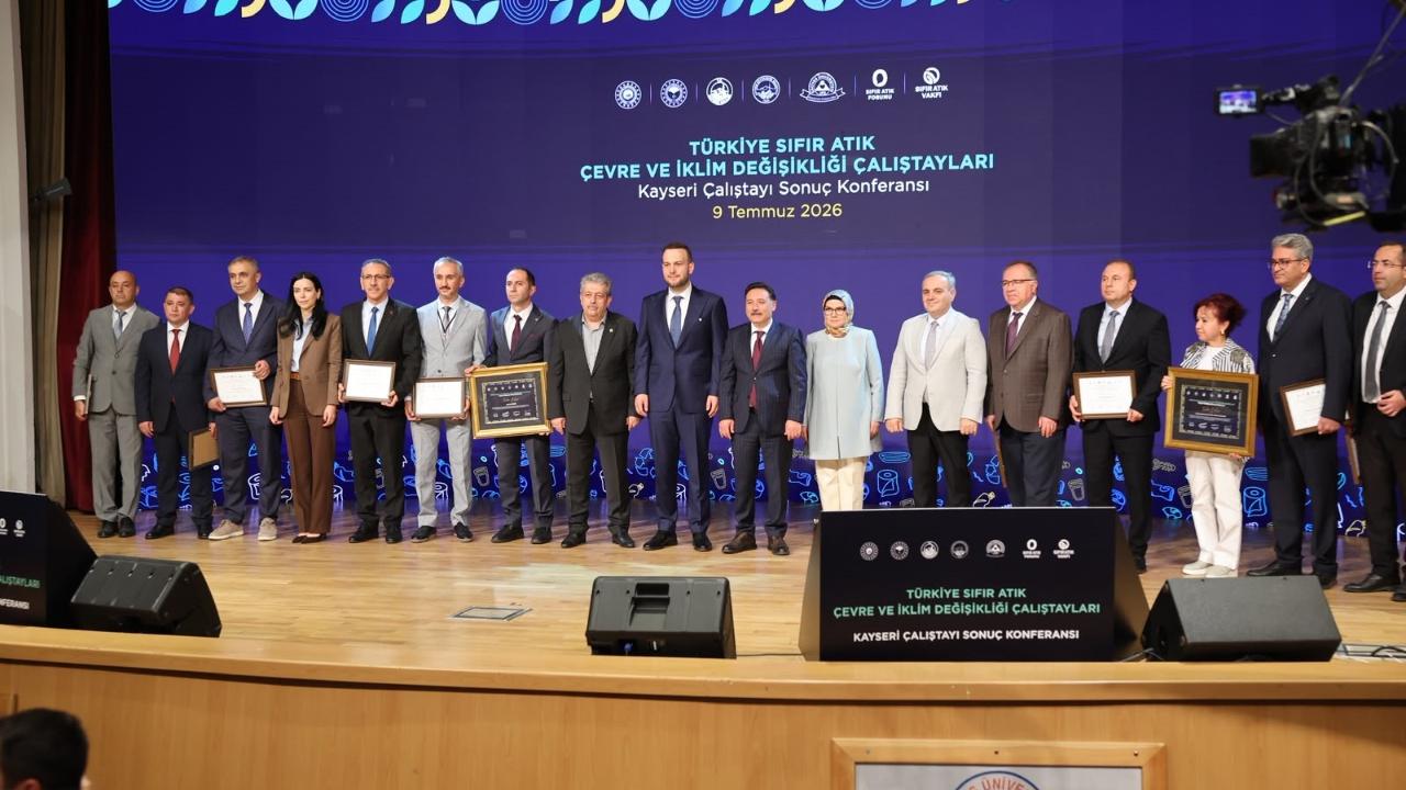 KAYSERİ BÜYÜKŞEHİR’E TEŞEKKÜR PLAKETİ