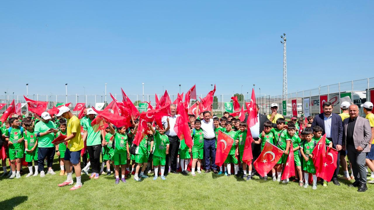 KAYSERİ ŞEKER YAZ OKULU 14. KEZ KAPILARINI AÇTI