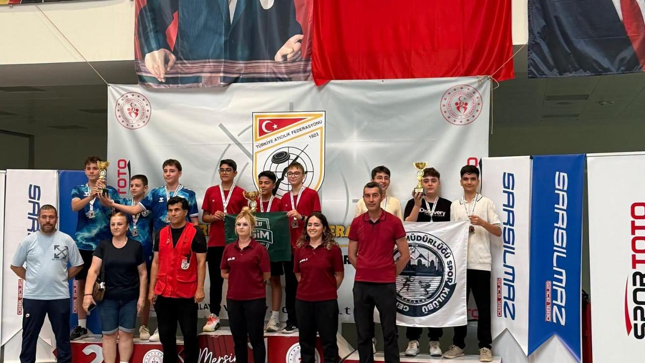 KAYSERİLİ NİŞANCILARDAN ÇİFTE TAKIM BAŞARISI