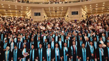 ERÜ HAVACILIK VE UZAY BİLİMLERİ FAKÜLTESİ’NDE MEZUNİYET SEVİNCİ