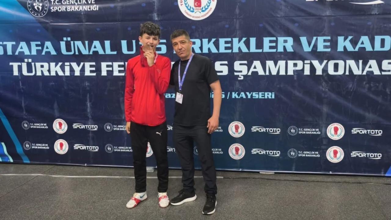 TURAN DELİBAŞ TÜRKİYE ÜÇÜNCÜSÜ OLDU