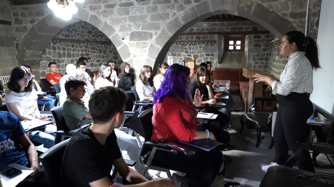 ÜCRETSİZ İNGİLİZCE KURSU