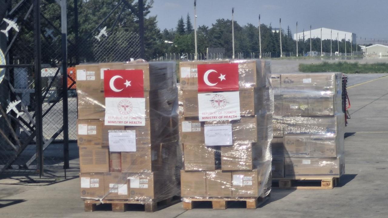 VENEZUELA'YA 16,4 TON İNSANİ YARDIM MALZEMESİ