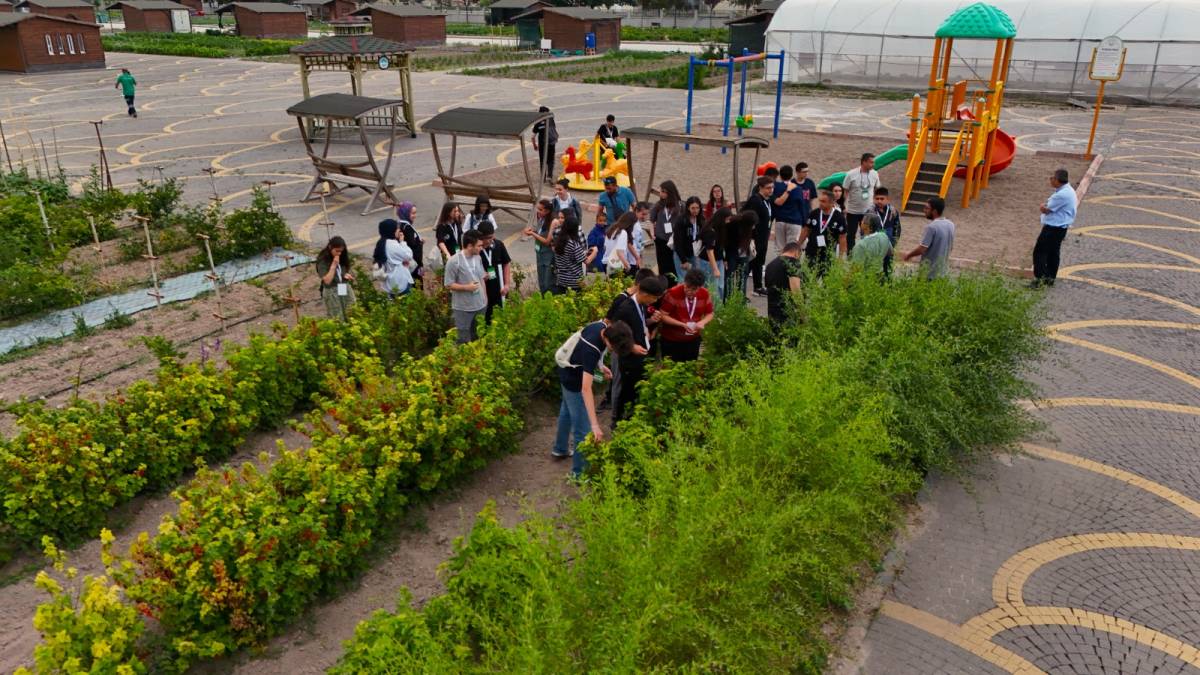 TÜBİTAK 4004 PROJESİYLE GELECEĞİN ÇEVRECİLERİ YETİŞİYOR