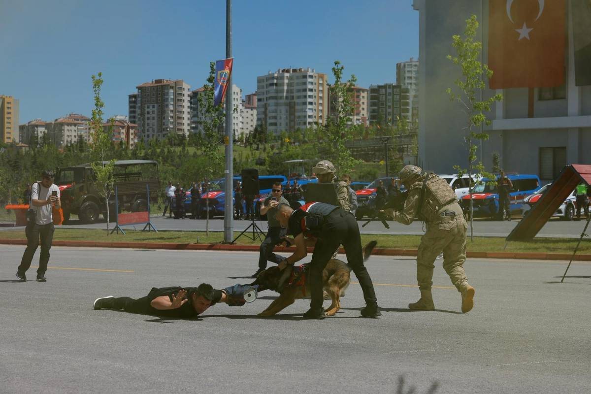 “JANDARMA, MİLLETİMİZİN HUZURUNUN TEMİNATIDIR”