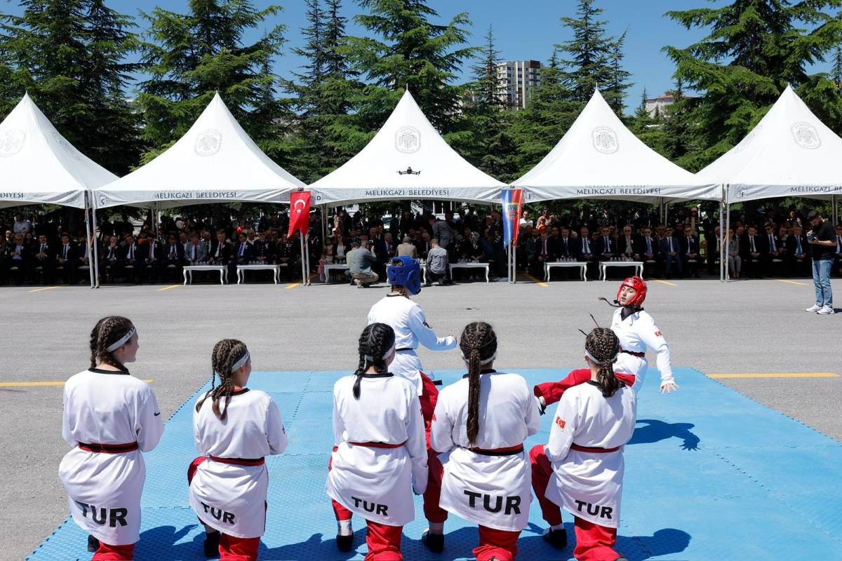 “JANDARMA, MİLLETİMİZİN HUZURUNUN TEMİNATIDIR”