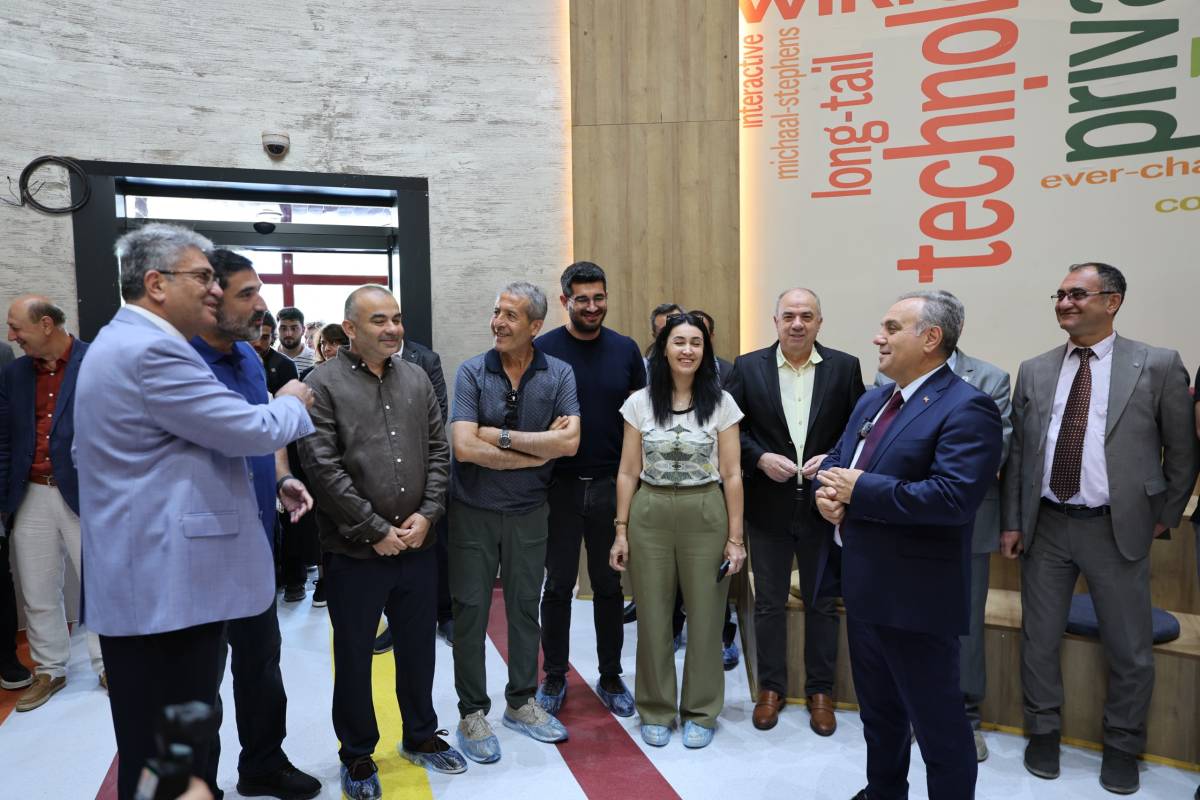 ERÜ’NÜN YENİLENEN KADİR HAS MERKEZ KÜTÜPHANESİ HİZMETE AÇILDI