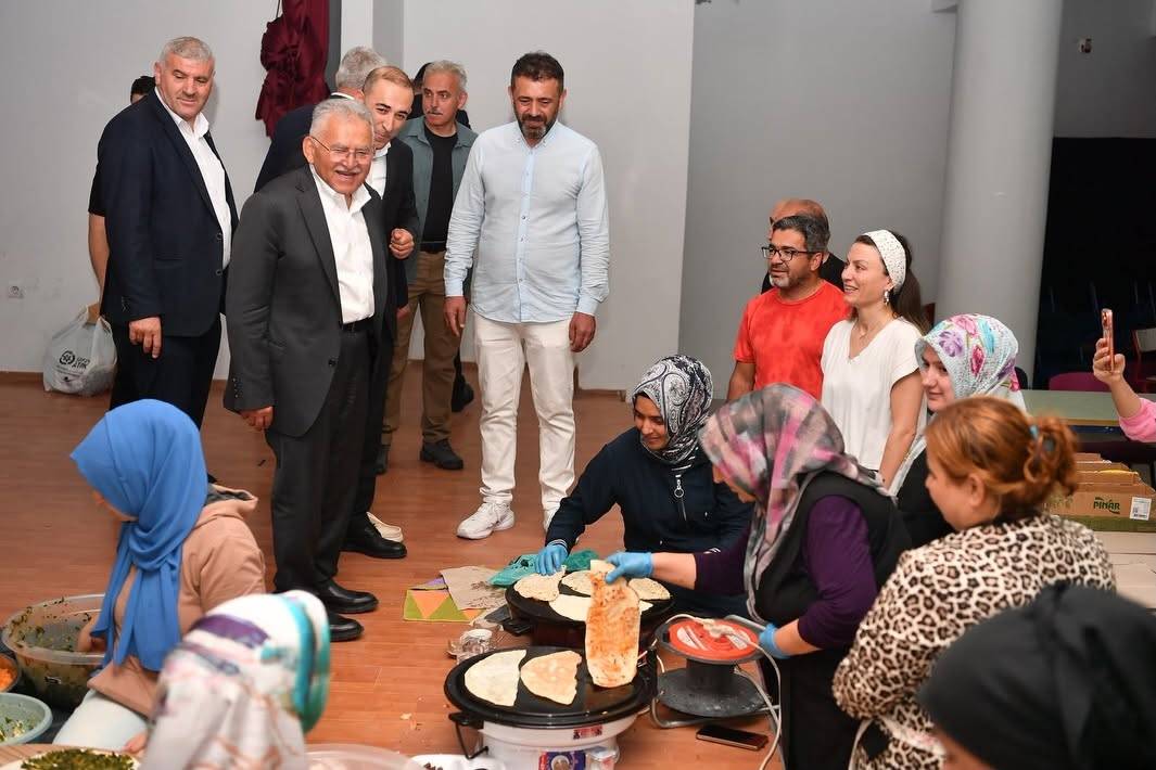 BÜYÜKKILIÇ’TAN BAHAR COŞKUSUNA YAKIN İLGİ
