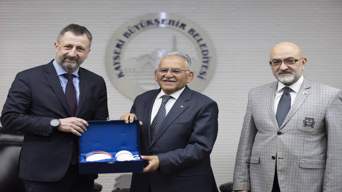 BÜYÜKKILIÇ’IN VİZYONU KAYSERİ’Yİ DÜNYAYA TAŞIYOR