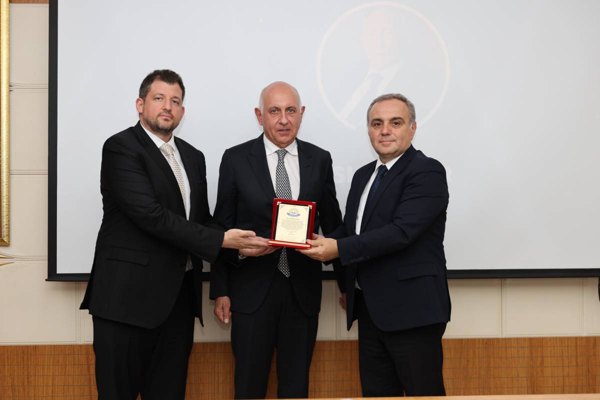 HAYIRSEVER İŞ İNSANI ASIM KİBAR, ERÜ’DE ANILDI