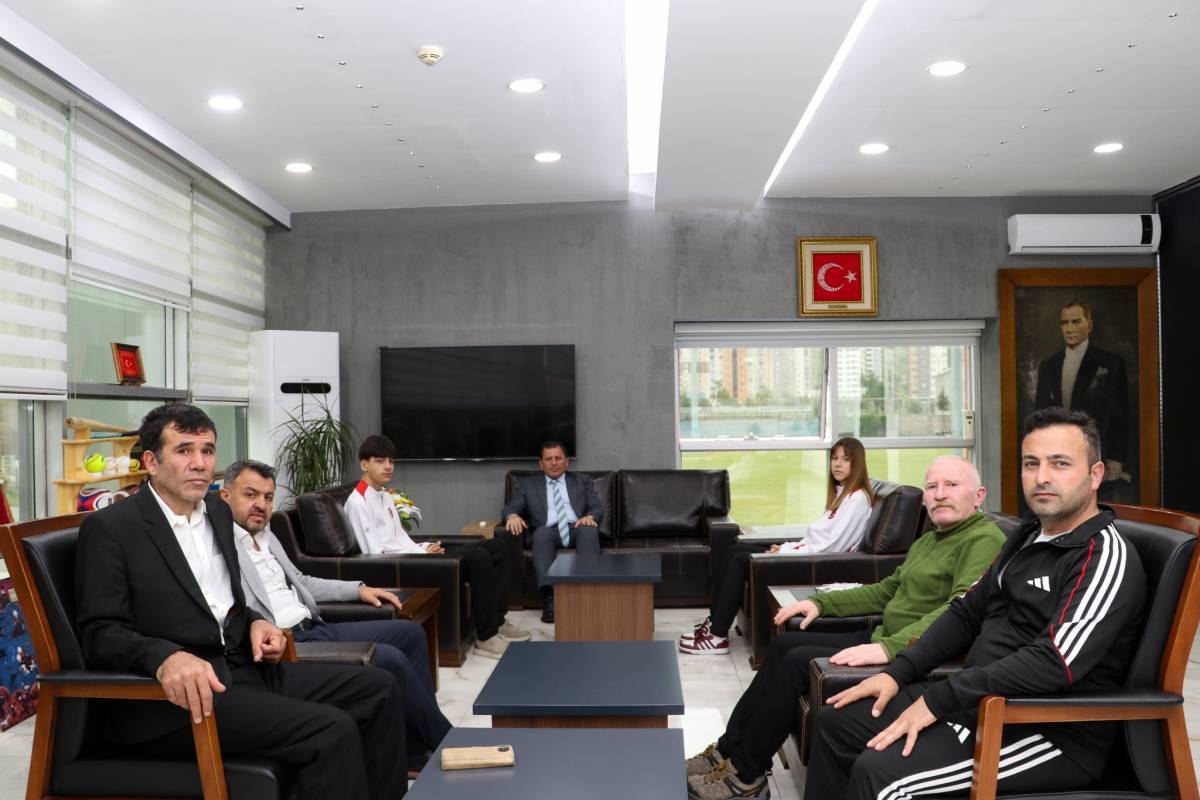 ŞAMPİYONLARDAN KABAKCI'YA ZİYARET