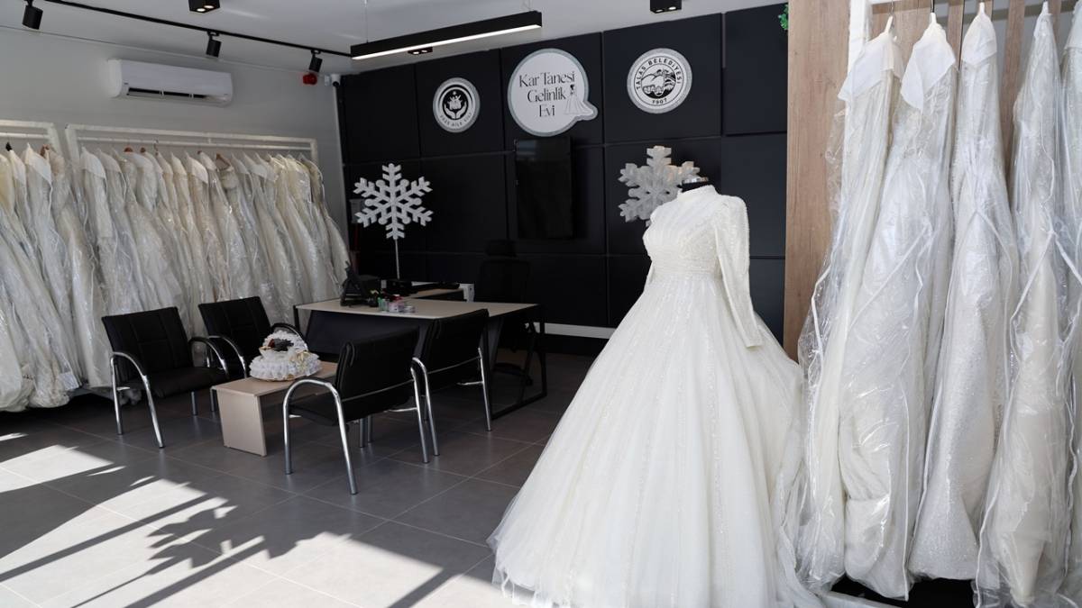 KAR TANESİ GELİNLİK EVİ YENİ SEZONA HAZIR