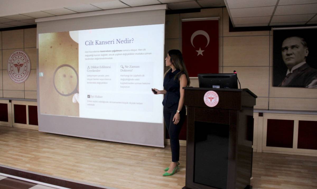 HASTANE PERSONELİNE 'CİLT KANSERİ FARKINDALIK EĞİTİMİ' VERİLDİ