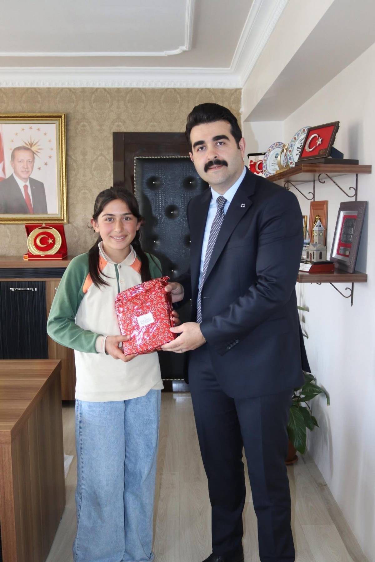 ÖĞRENCİLER ÖDÜLLENDİRİLDİ