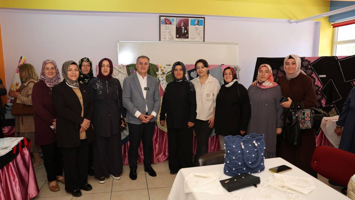 ÖZDOĞAN, EL EMEĞİ GÖZ NURU ESERLERİ İNCELEDİ