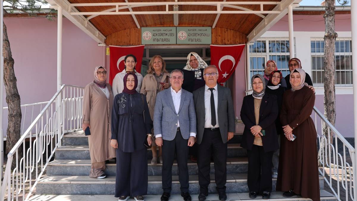 ÖZDOĞAN, EL EMEĞİ GÖZ NURU ESERLERİ İNCELEDİ