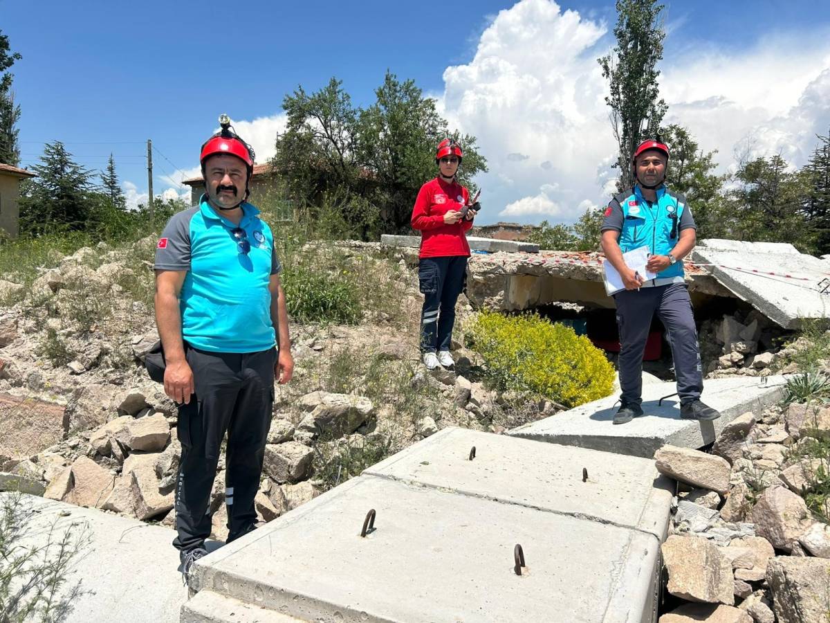 MEDİKAL KURTARMA UYGULAMALARI EĞİTİMİNİ TAMAMLADI