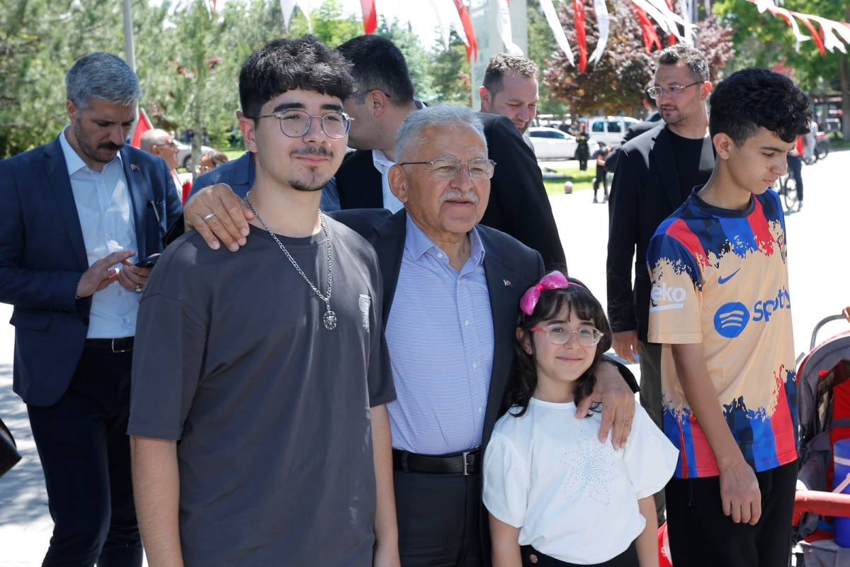 BÜYÜKKILIÇ, MİNİK SANATÇILARLA BULUŞTU