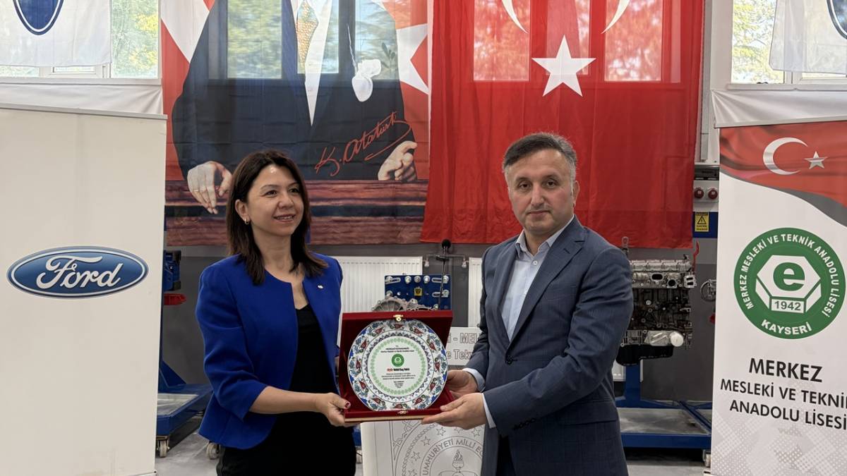 MESLEK LİSESİNE 'OTOMOTİV EĞİTİM LABORATUVARI'