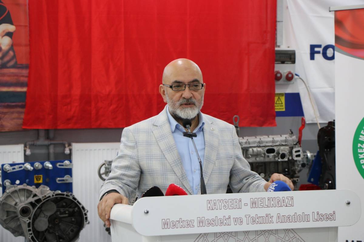 MESLEK LİSESİNE 'OTOMOTİV EĞİTİM LABORATUVARI'