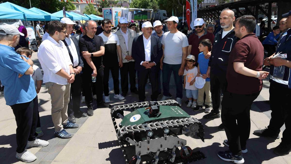 YAHYALI’DA BİLİM VE TEKNOLOJİ RÜZGARI ESTİ