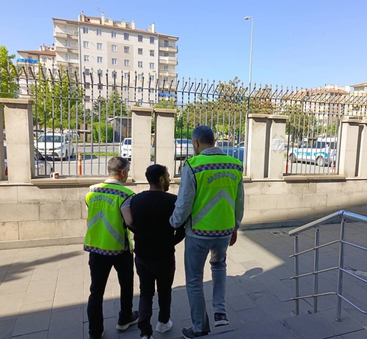 5 İLDE DOLANDIRICILIK OPERASYONU