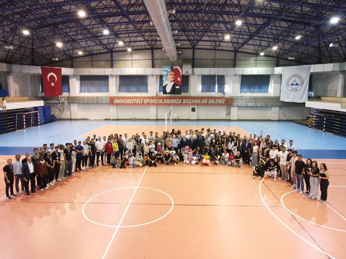 ERÜ’DE ÖDÜL TÖRENİ DÜZENLENDİ