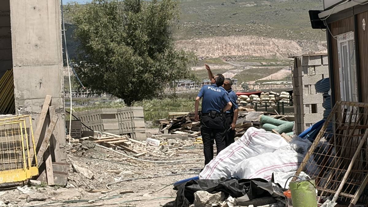 İNŞAATTAN DÜŞEN İŞÇİ AĞIR YARALANDI