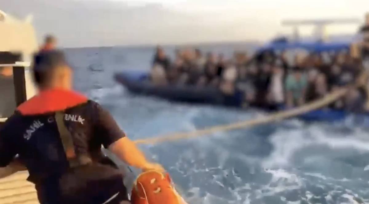 GÖÇMEN KAÇAKÇILIĞI YAPAN SUÇ ÖRGÜTÜ ÇÖKERTİLDİ
