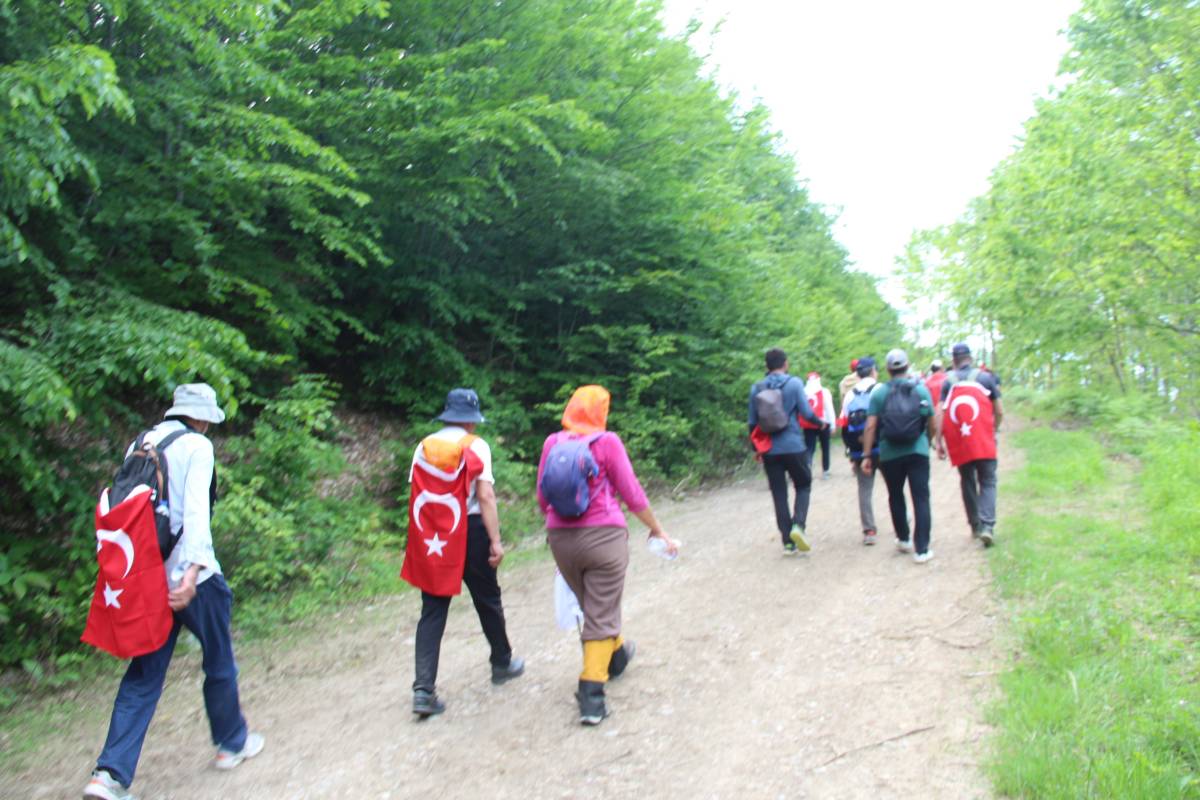 İSTİKLAL YOLU YÜRÜYÜŞÜ DEVAM EDİYOR