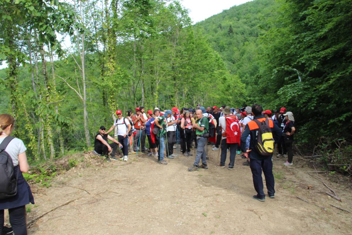İSTİKLAL YOLU YÜRÜYÜŞÜ DEVAM EDİYOR