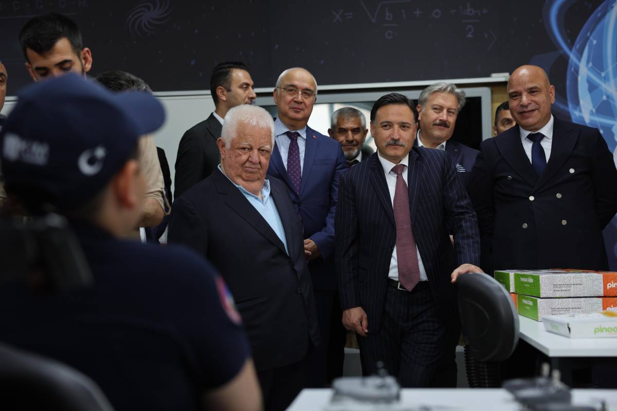 İZZET ÖZSÜZKAYA ORTAOKULU’NDA GÖKTİM TEKNOLOJİ ATÖLYESİ AÇILDI